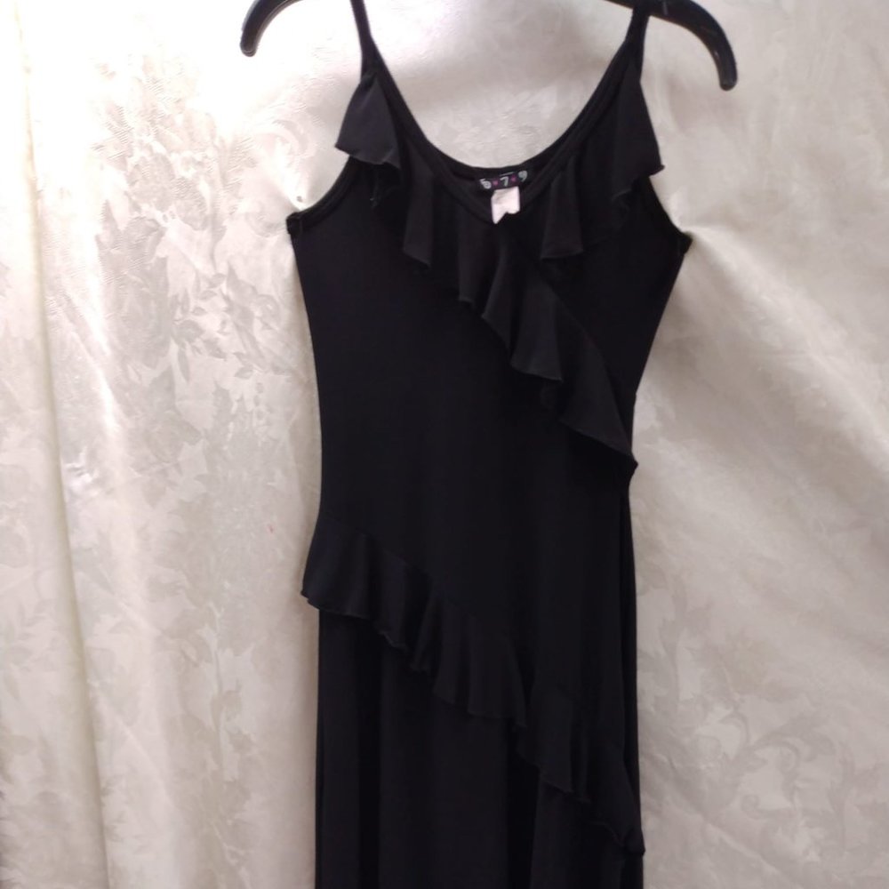 Size Medium Simple Ruffled Little Black Dress by 5/7/9